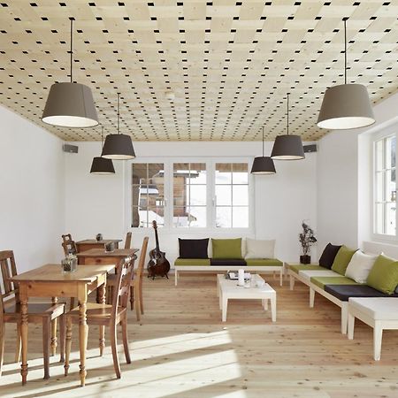 Medelina Hotel Curaglia Екстериор снимка