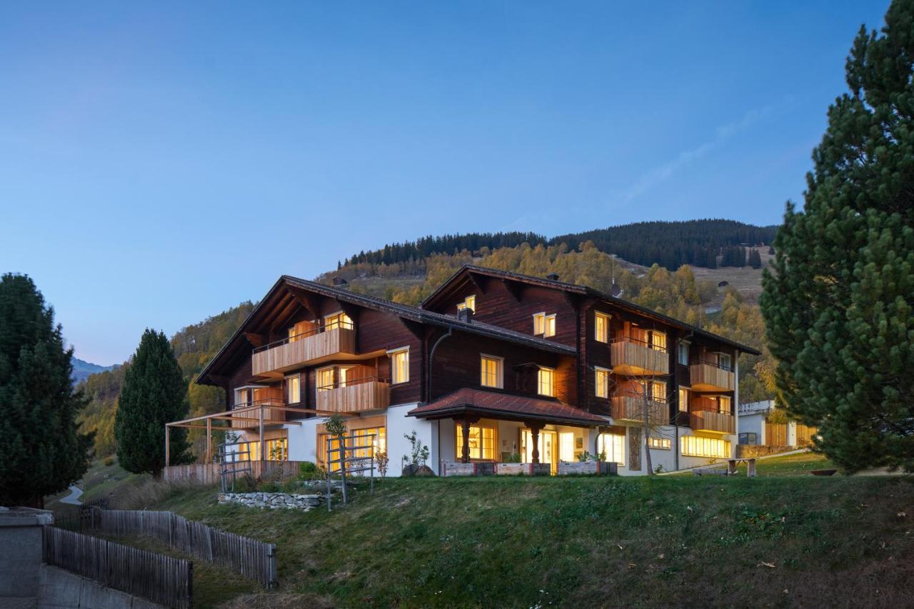 Medelina Hotel Curaglia Екстериор снимка