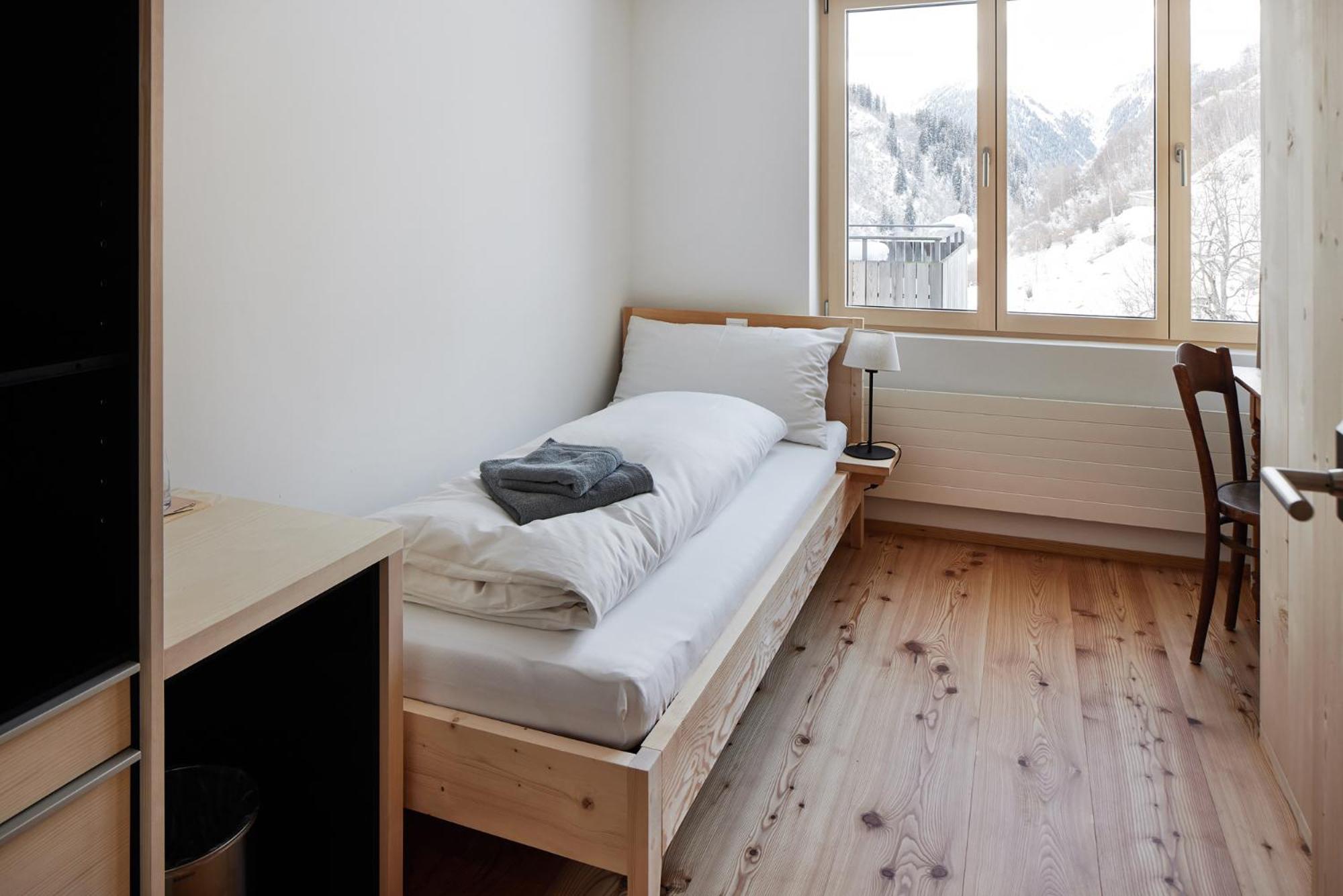 Medelina Hotel Curaglia Екстериор снимка