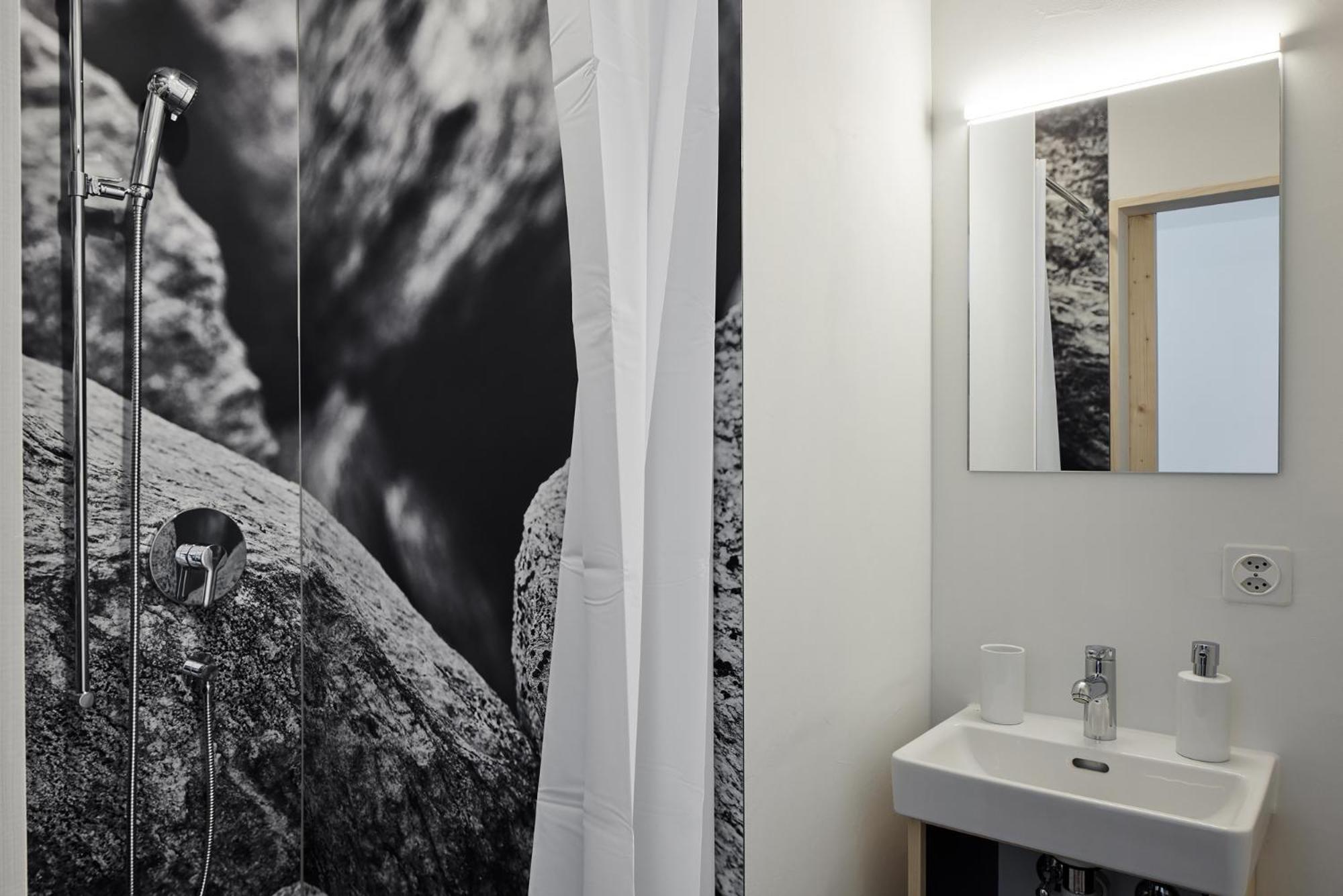 Medelina Hotel Curaglia Екстериор снимка
