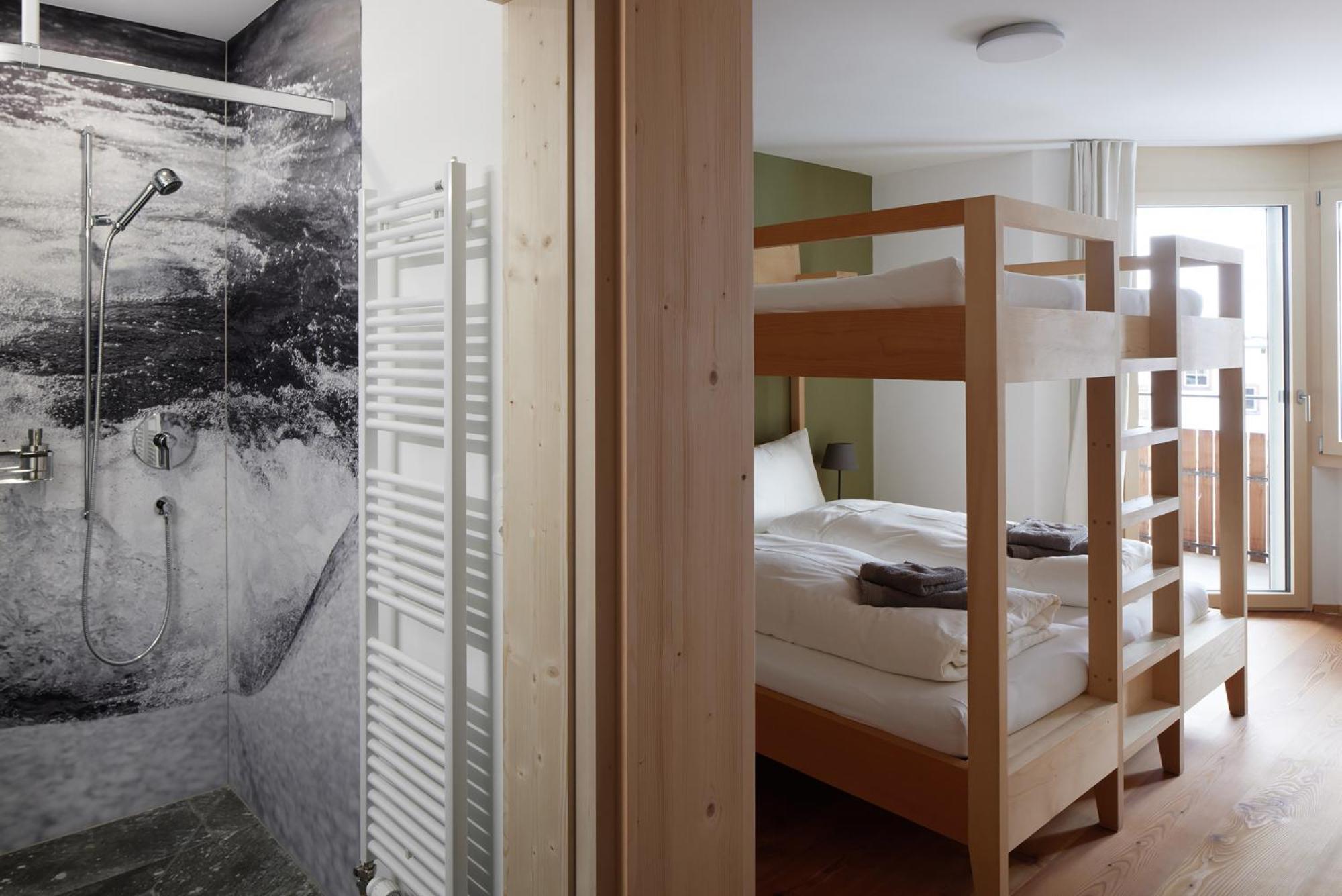 Medelina Hotel Curaglia Екстериор снимка