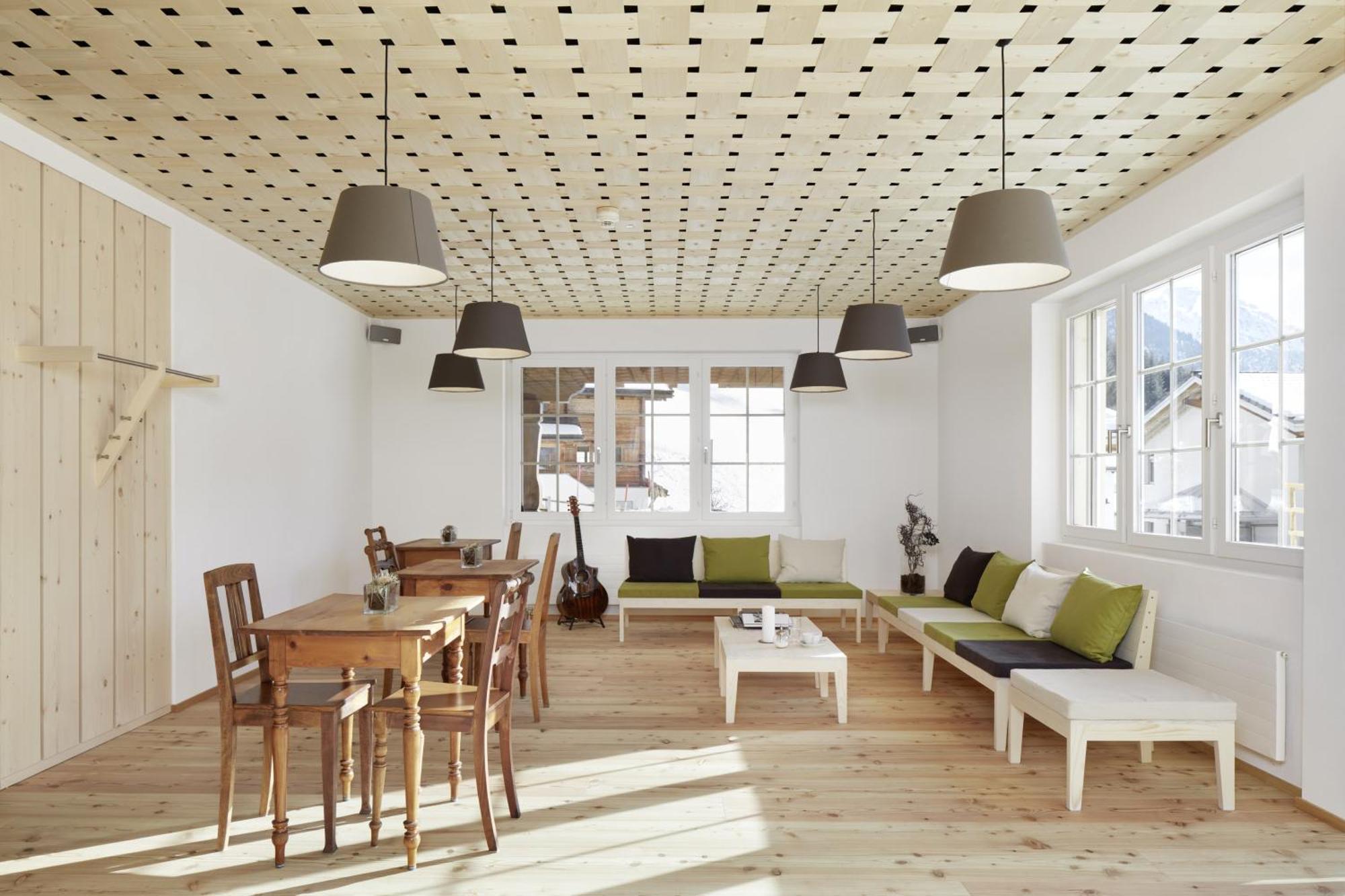 Medelina Hotel Curaglia Екстериор снимка