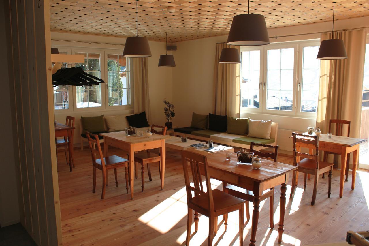 Medelina Hotel Curaglia Екстериор снимка
